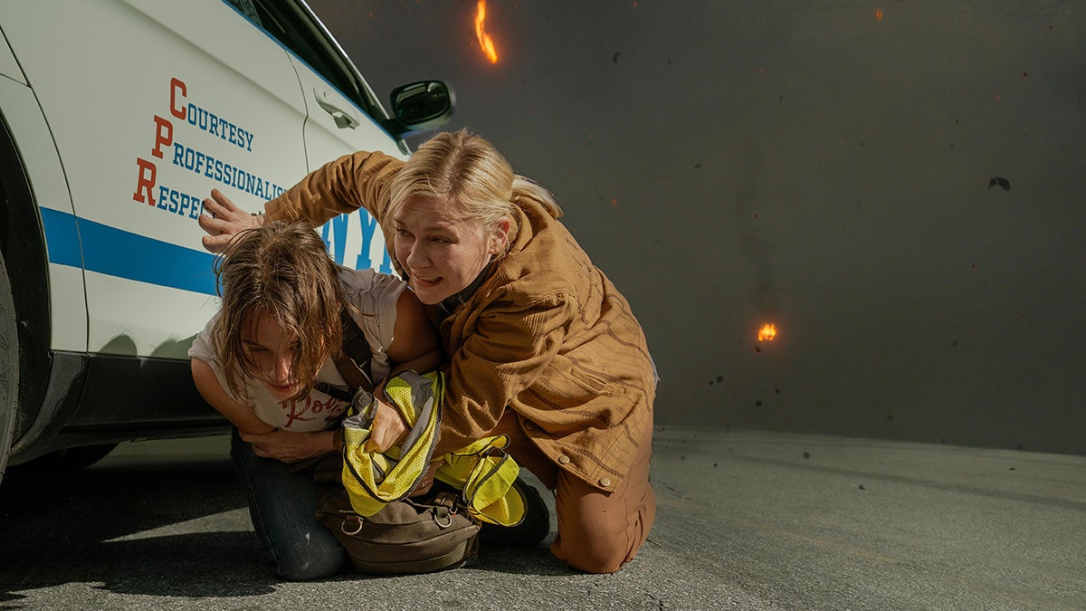 Critique de "Civil War": Kirsten Dunst est exceptionnelle dans celui d'Alex Garland