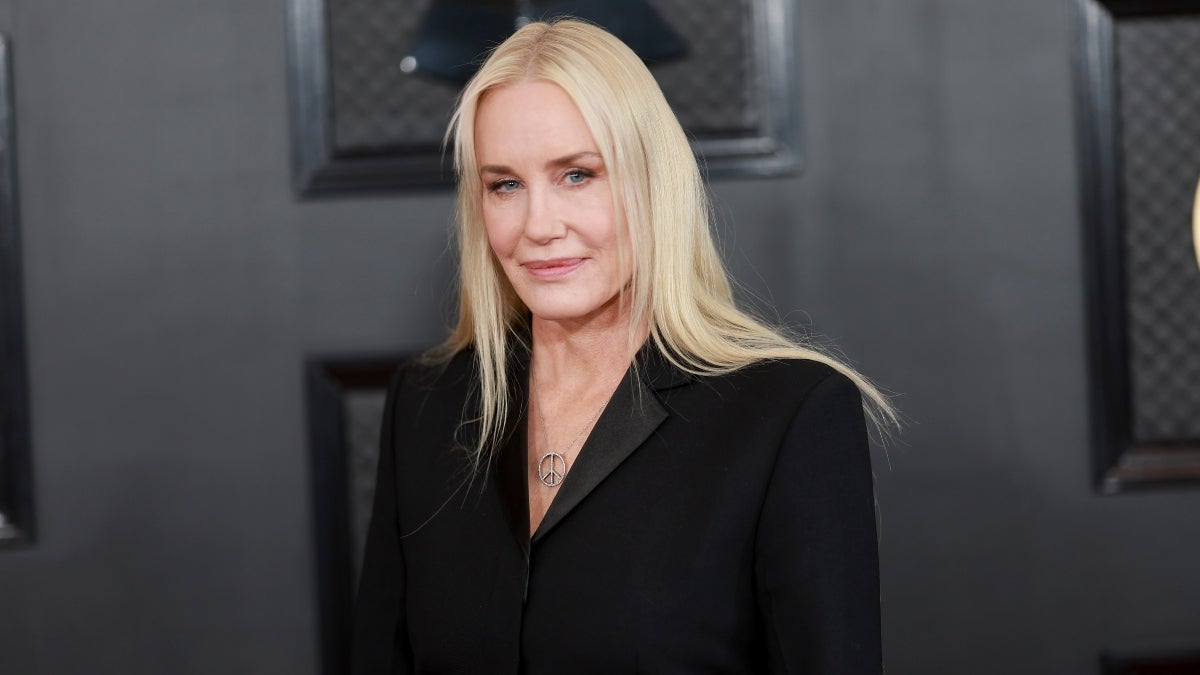 Daryl Hannah dit qu'elle n'a pas embrassé Tom Hanks lors des répétitions de 'Splash' : Tellement embarrassant