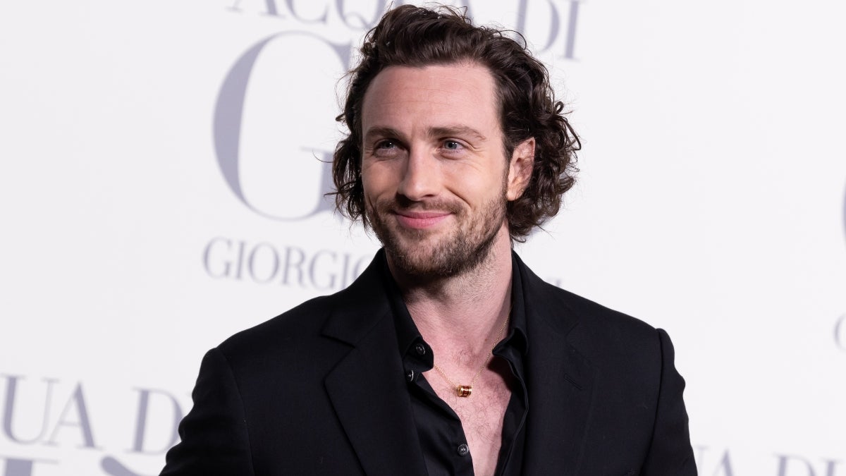 L'ancien James Bond George Lazenby soutient Aaron Taylor-Johnson pour le rôle
