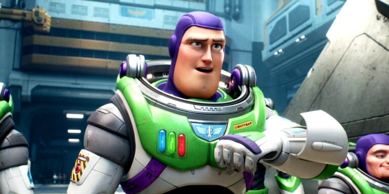 Le costume Buzz l&rsquo;Éclair grandeur nature donne vie au héros Pixar dans un jouet épique…