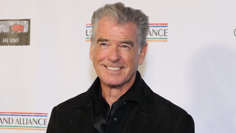 Pierce Brosnan dit qu’il tirerait « certainement » son chapeau à Aaron Taylor-Johnson dans le rôle de James Bond : « Homme