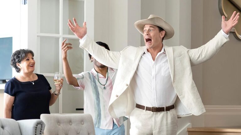 Ricky Stanicky’ – Critique : La comédie de l’ami imaginaire insipide de Peter Farrelly n’est pas sauvée par John Cena