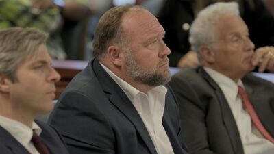 The Truth vs. Alex Jones Avis critique du film (2024)