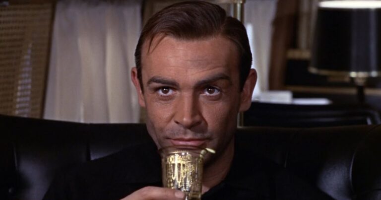 Le créateur de James Bond, Ian Fleming, a sévèrement critiqué Sean