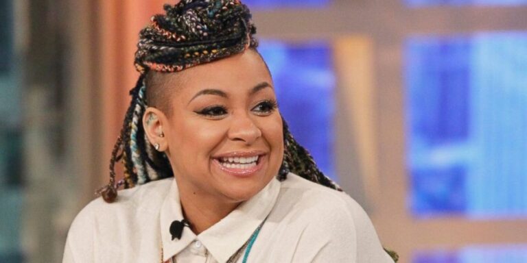 Raven-Symoné revient chez le chanteur masqué pour révéler un indice énigmatique sur…