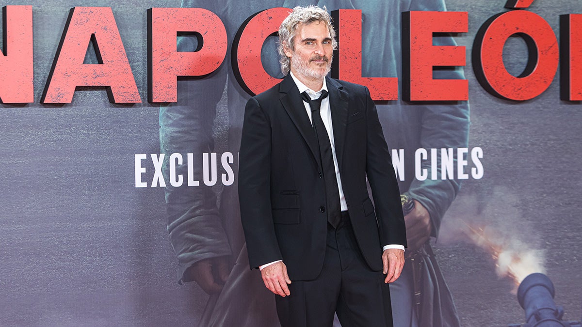 Joaquin Phoenix, Elliot Gould et d'autres signent une lettre ouverte soutenant le discours de Jonathan Glazer aux Oscars