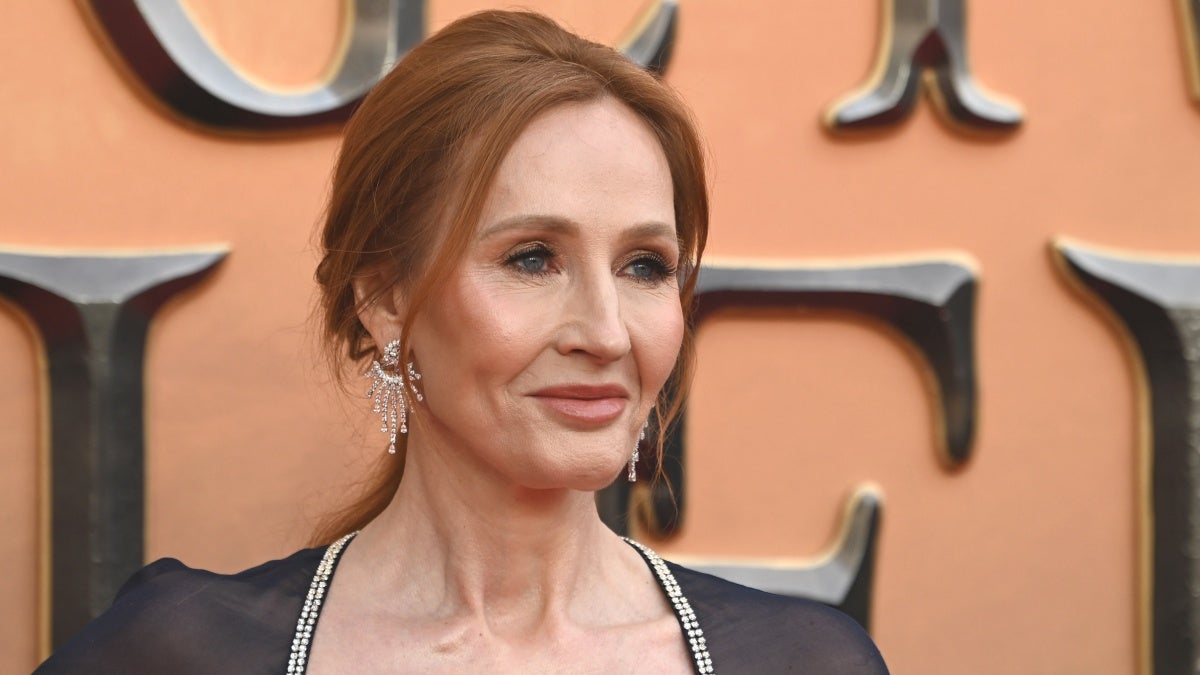 La campagne anti-trans de JK Rowling s'étend à Emma Watson et Daniel Radcliffe : ils « peuvent sauver leur vie »