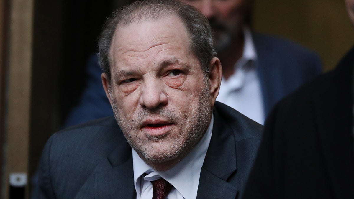 La première comparution d'Harvey Weinstein depuis l'annulation de sa condamnation à New York est prévue pour le 1er mai