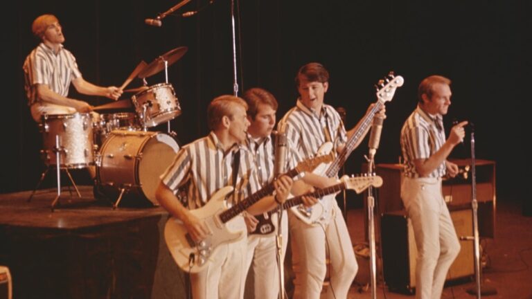 Comment regarder « The Beach Boys » : où est le streaming documentaire ?