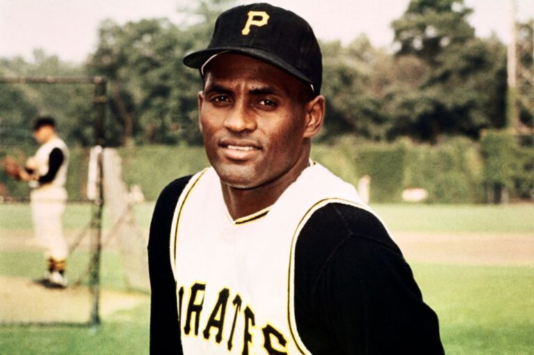 La famille de Roberto Clemente accusée de double déduction des droits cinématographiques et télévisuels dans le cadre d'un procès contre la star de la MLB