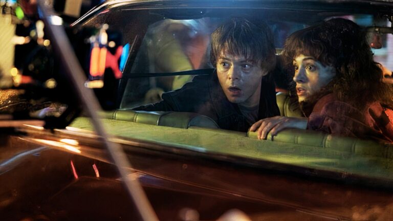 Les photos BTS de la saison 5 de Stranger Things révèlent les nouveaux looks du casting