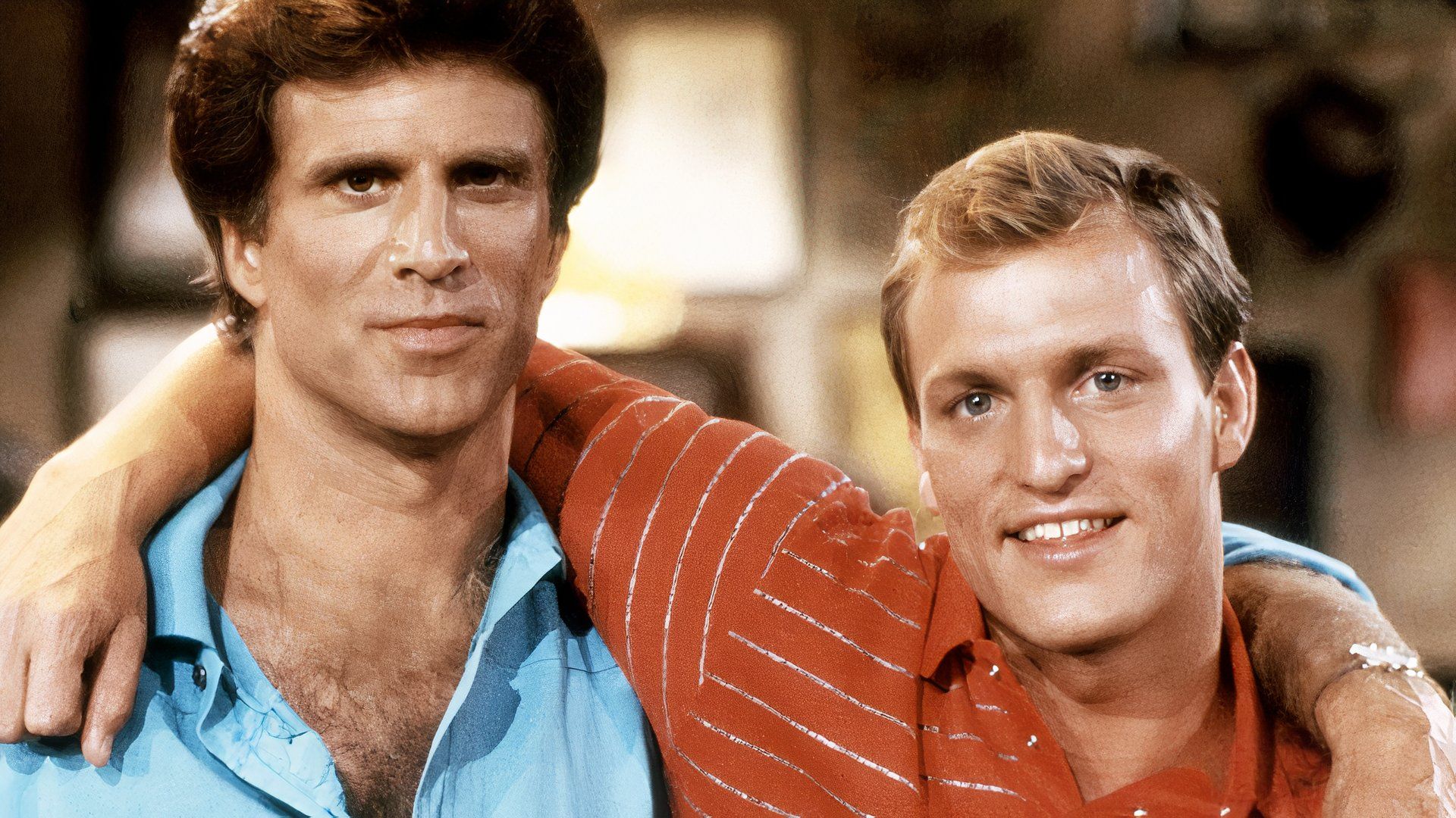 Les stars de Cheers Ted Danson et Woody Harrelson se réunissent pour un podcast