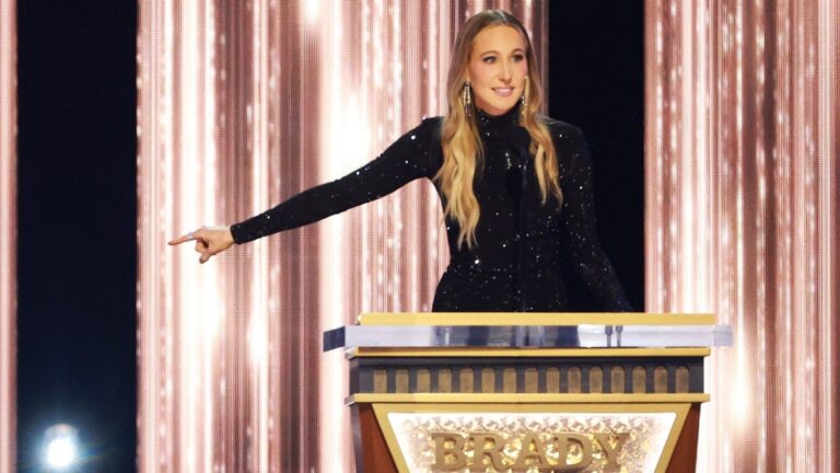 Nikki Glaser rôtit les « courts métrages » de Kevin Hart : « se réveille à 4 heures du matin » tous les jours pour « faire un film de merde »