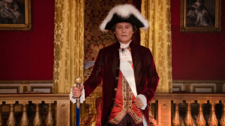 Regardez Johnny Depp défier Versailles dans un extrait de Jeanne du Barry