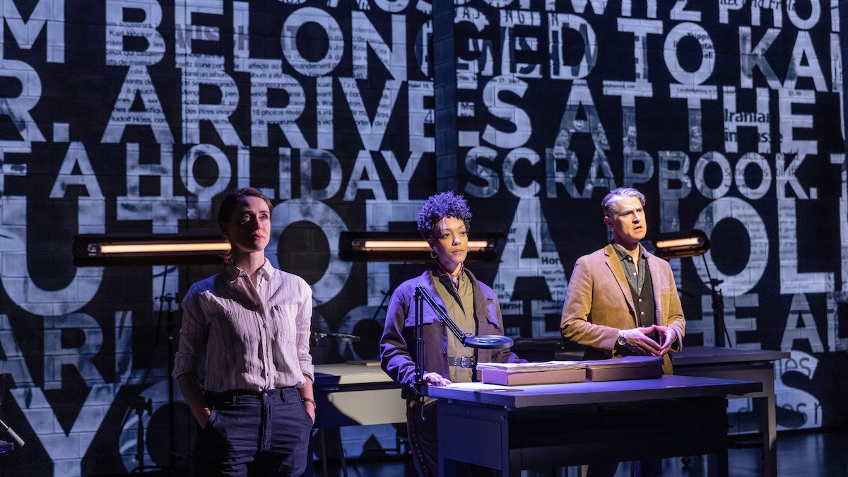 Revue Off Broadway « Ici, il y a des myrtilles » : en revisiter une autre