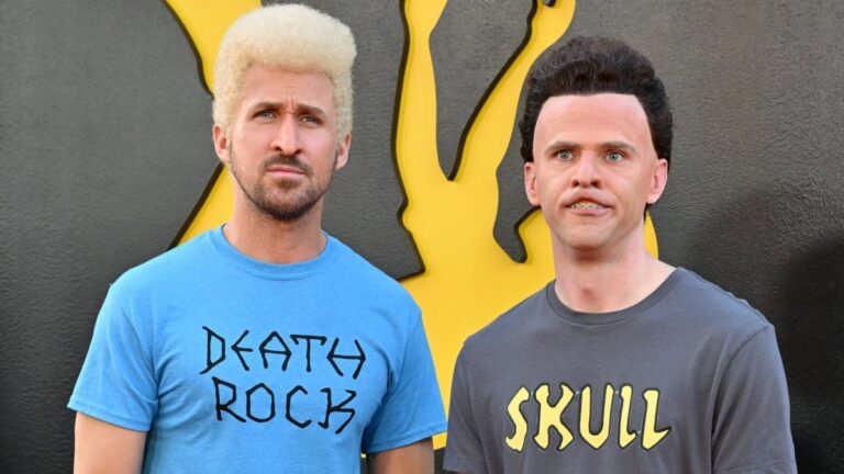 Ryan Gosling et Mikey Day s'écrasent sur le tapis rouge de l'interview d'Emily Blunt dans « Fall Guy » en tant que Beavis et