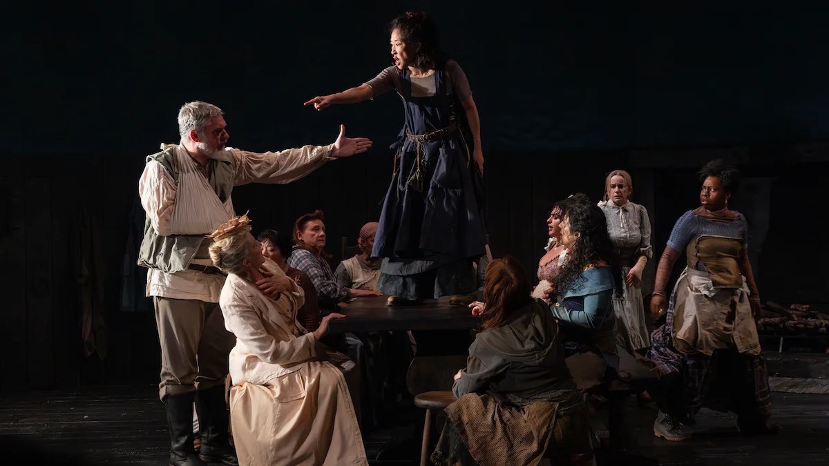 Revue « The Welkin » Off Broadway : Sandra Oh est l'une des 12 femmes en colère