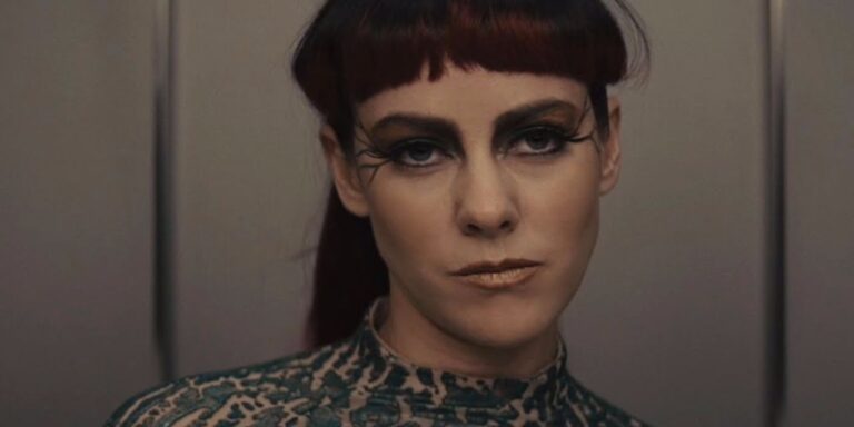 « J'attends juste » : la star de la trilogie Hunger Games répond à une éventuelle…