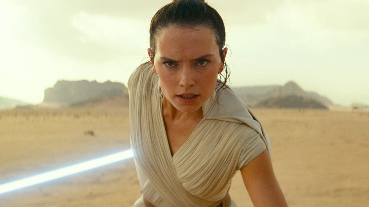 Daisy Ridley dit que son retour dans "Star Wars" n'est que pour un film "pour l'instant"