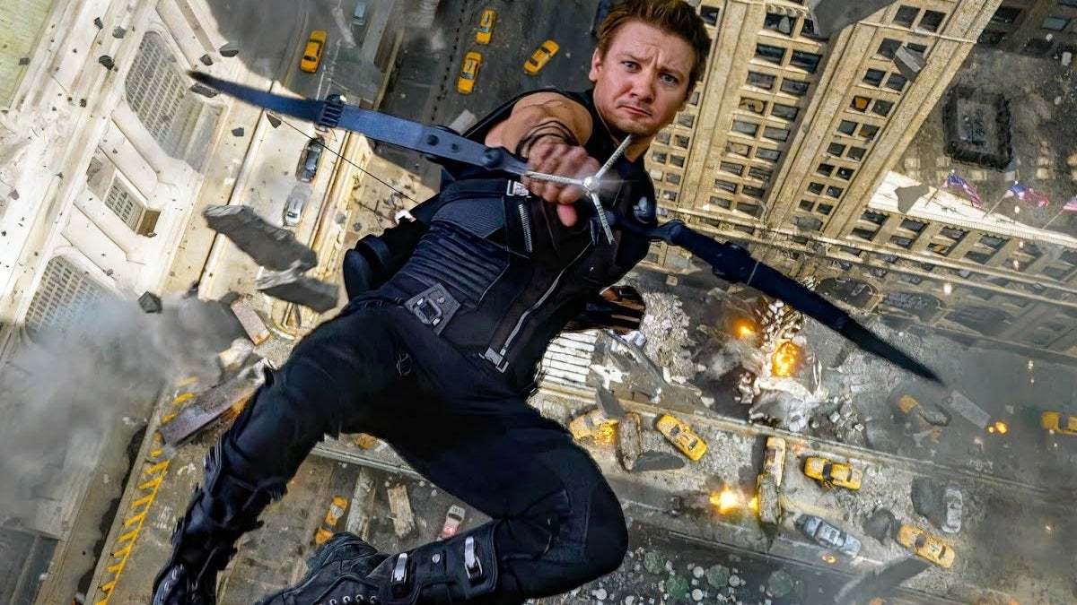 Jeremy Renner admet qu'il a eu des « considérations » lors de sa signature chez Marvel en 2011 : « Ma décennie entière »