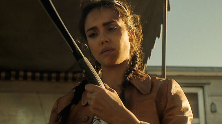 Jessica Alba discute du retour au cinéma avec un avertissement de déclenchement