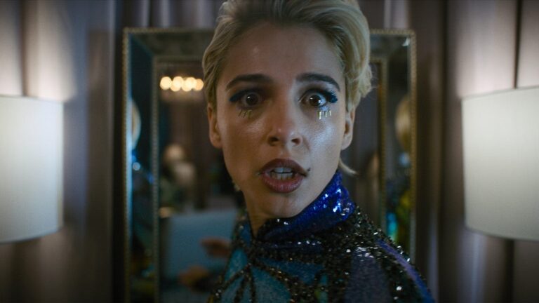 La première bande-annonce de « Smile 2 » révèle une pop star en spirale dans une suite d'horreur |  Vidéo