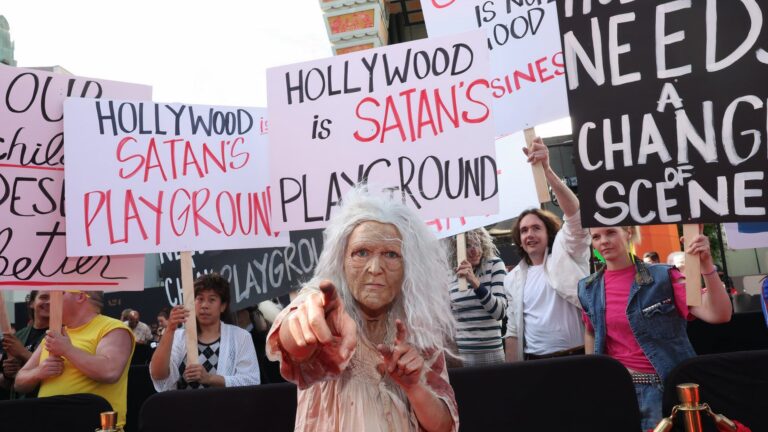 La première mondiale de MaXXXine comptait des stars et des « manifestants »