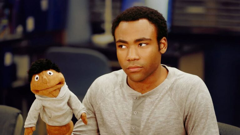 Le créateur de la communauté veut que tout le monde arrête de harceler Donald Glover