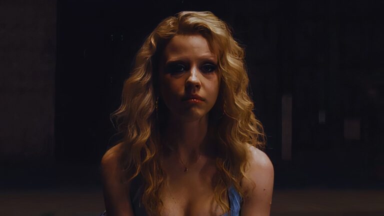 Mia Goth parle de ses multiples rôles dans X, Pearl et MaXXXine