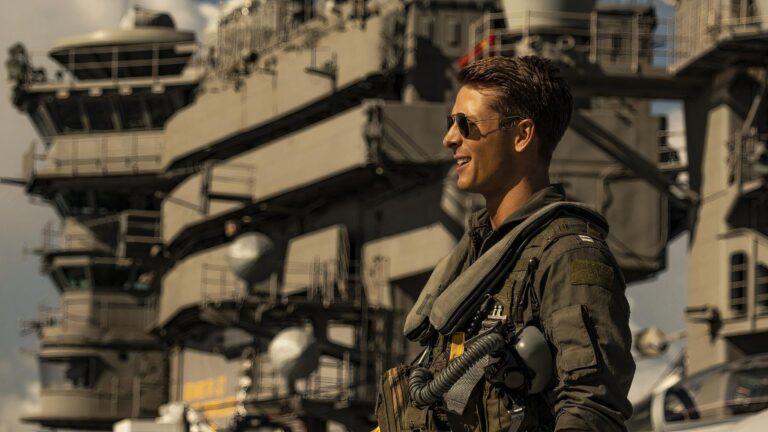 Tom Cruise a simulé un accident d'hélicoptère pour effrayer Glen Powell pendant le sommet