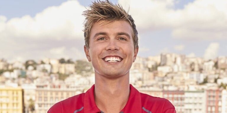 Qu'est-il arrivé au maître d'équipage Conrad Empson après la traversée de la Méditerranée sous le pont ?