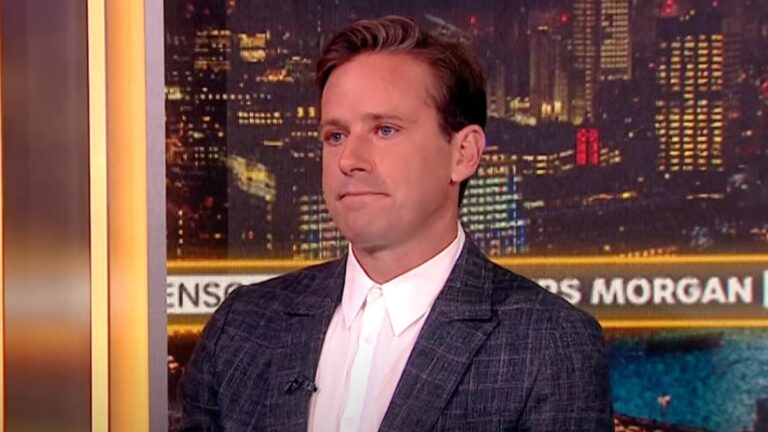 Armie Hammer affirme que les producteurs « intelligents » pourraient engager des acteurs comme lui et Kevin Spacey pour « Probably Pretty »