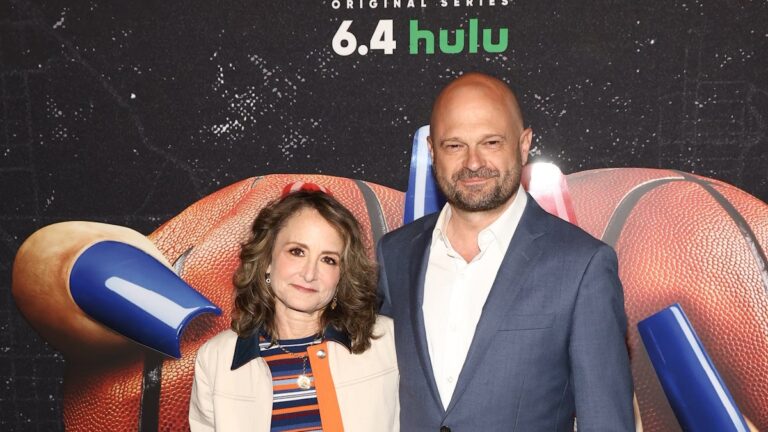 Color Force Banner, le groupe de musique de Nina Jacobson et Brad Simpson, signe un contrat de production avec Sony Pictures