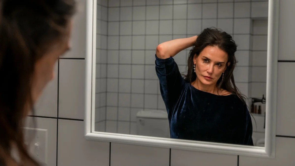 Demi Moore et Margaret Qualley se laissent aller dans la bande-annonce de « The Substance » | Vidéo