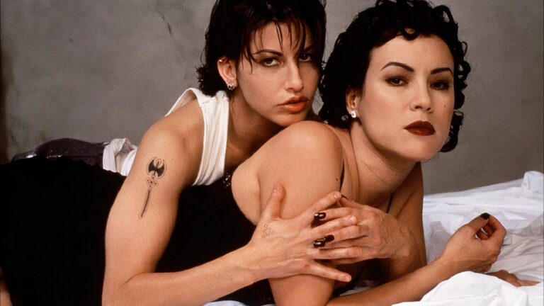 Gina Gershon regrette toujours le casting de Matrix
