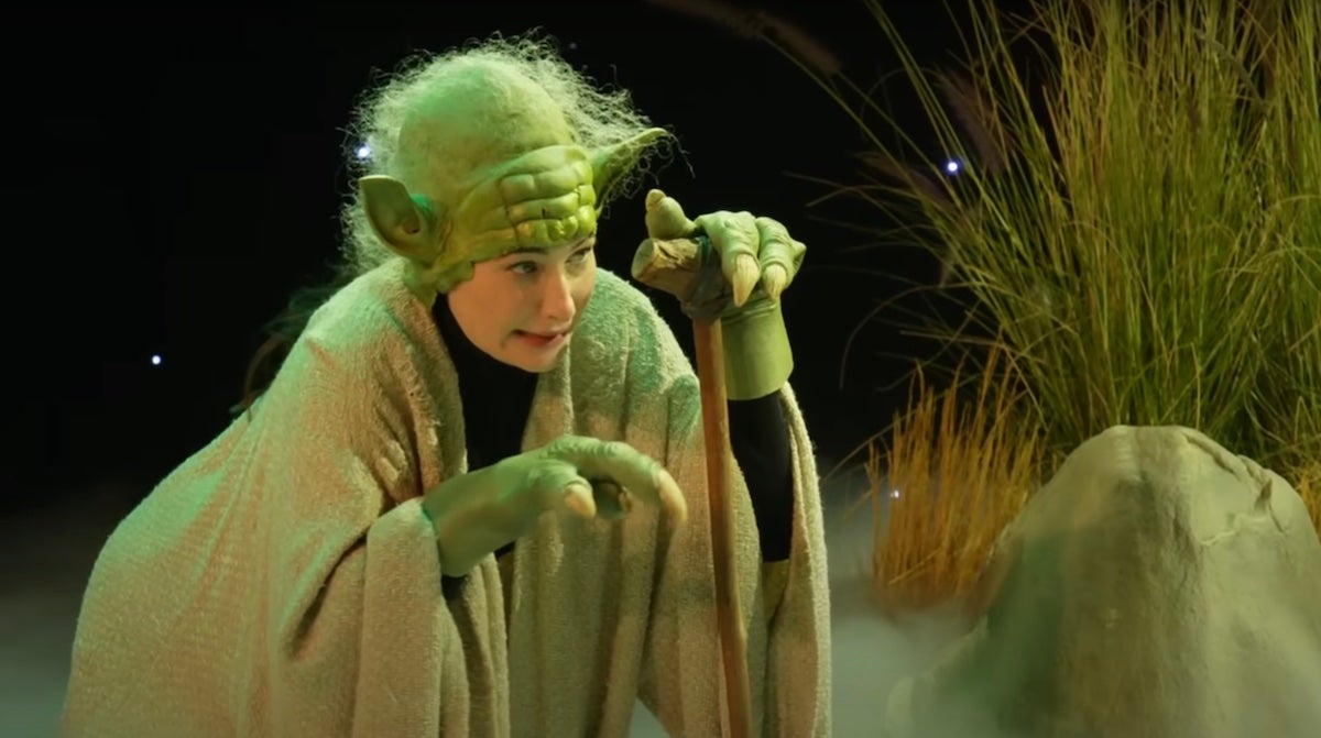 Kathryn Hahn donne un aperçu hilarant du spectacle solo « Star Wars » | Vidéo