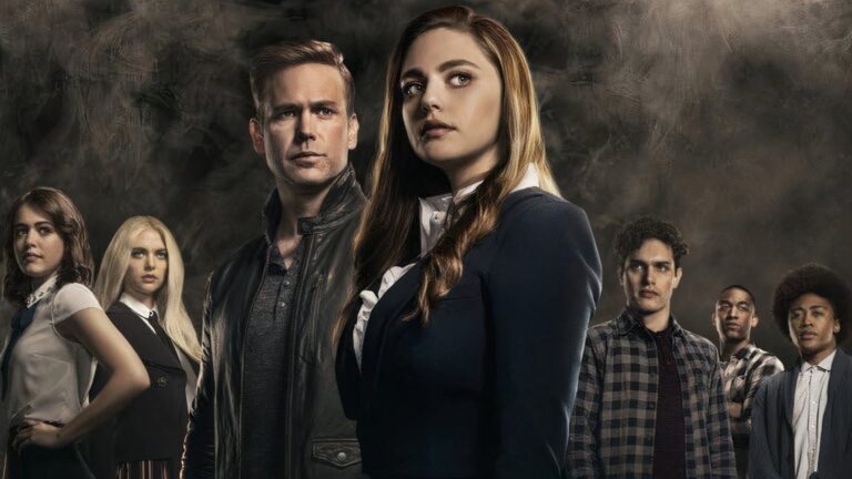 L'auteur de Legacies évoque l'avenir de Vampire Diaries et une « version noire »