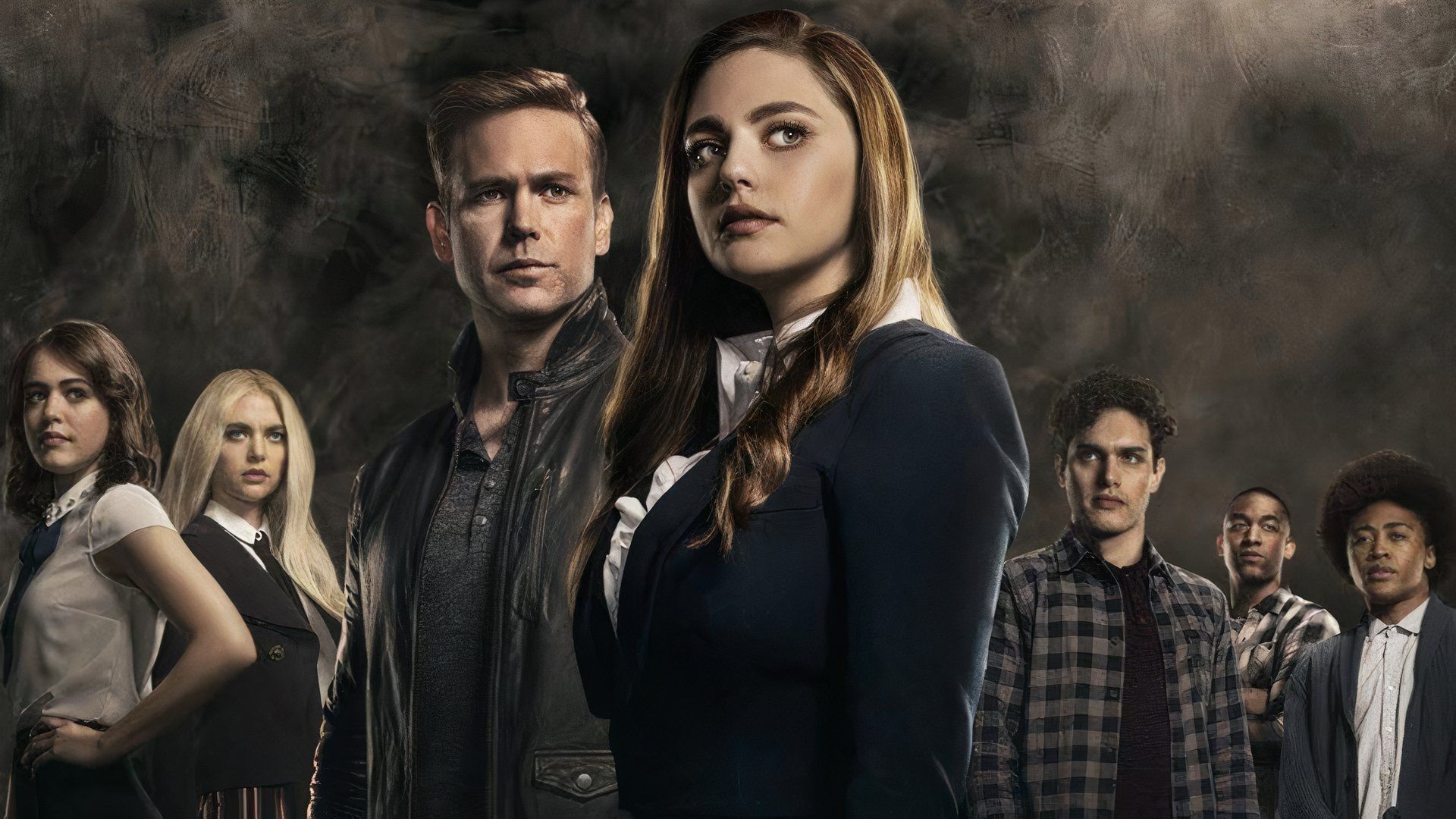 L'auteur de Legacies évoque l'avenir de Vampire Diaries et une « version noire »