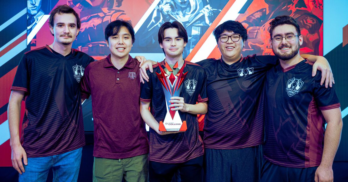 Les champions universitaires de League of Legends et de Valorant doivent payer leurs propres trophées