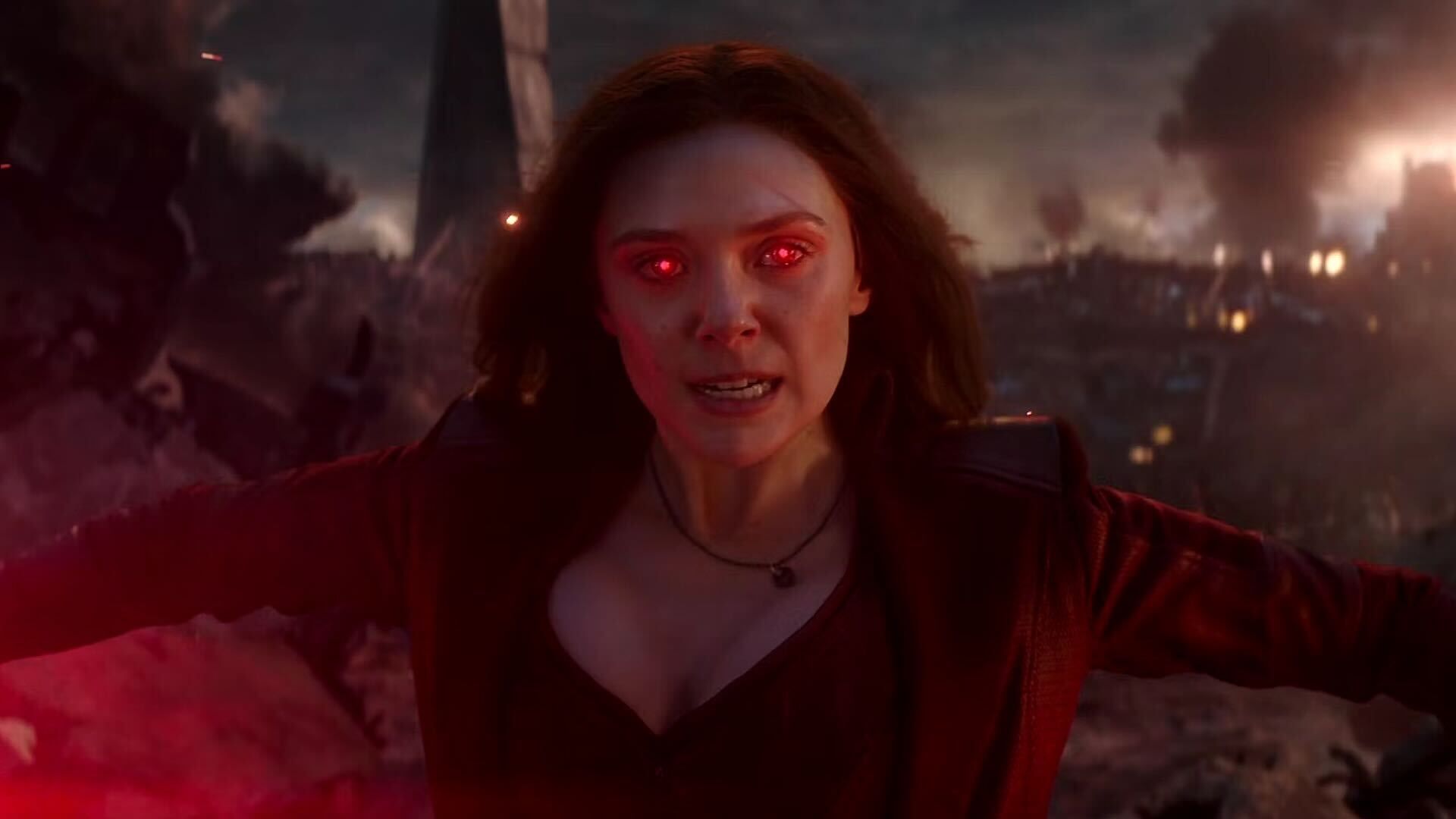 Les fans d'Elizabeth Olsen réclament un film sur Scarlet Witch après le SDCC