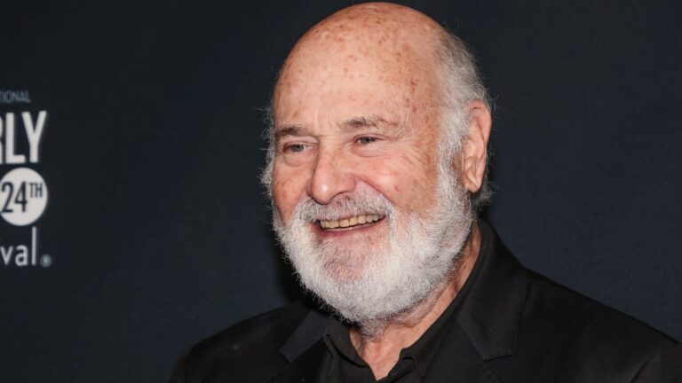 Rob Reiner salue l'appel de George Clooney à Biden pour qu'il se retire : « Nous avons besoin de quelqu'un de plus jeune »