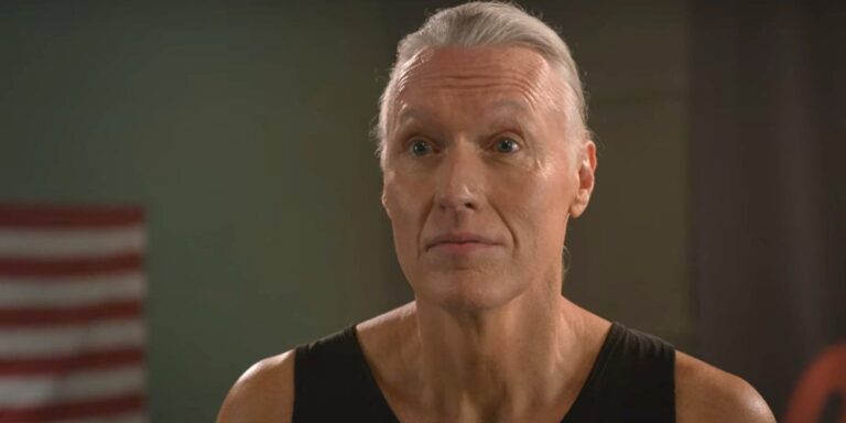 Une trahison dans la saison 6 de Cobra Kai révèle comment Terry Silver peut revenir