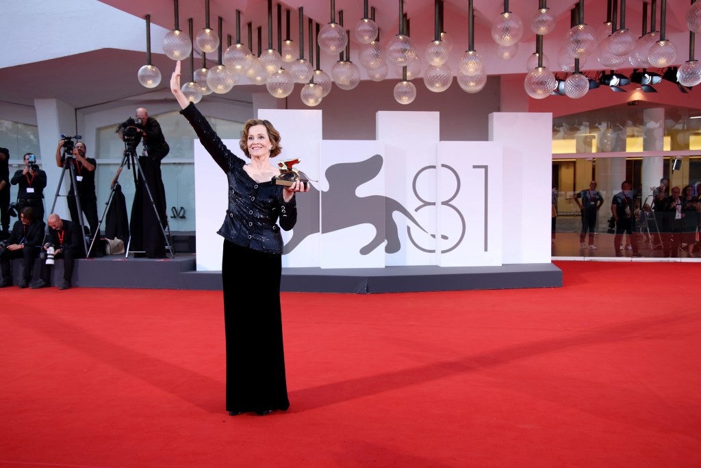 1725061504 349 Galerie du tapis rouge du Festival du film de Venise
