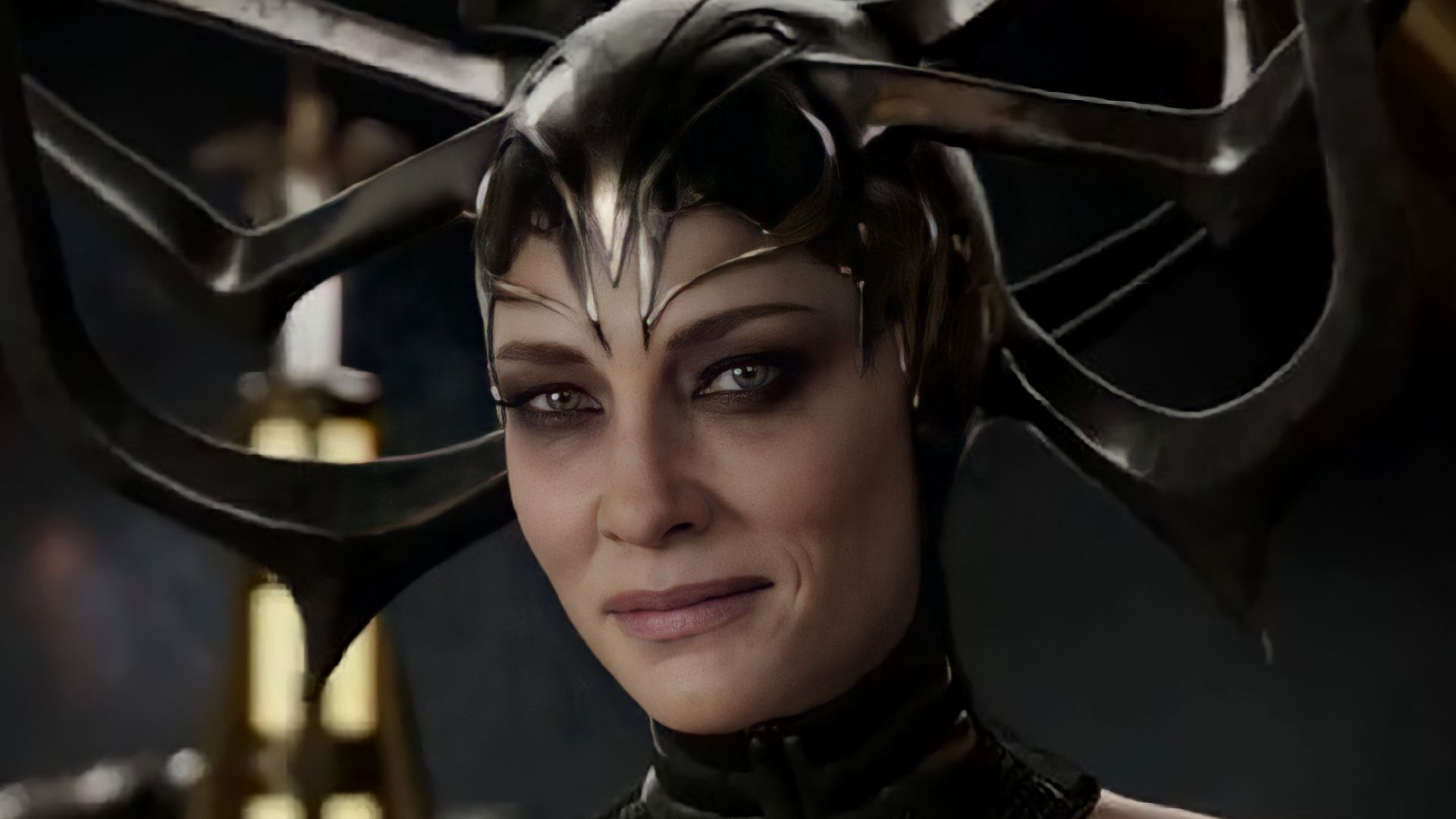 Cate Blanchett affirme que les films Marvel sont faits « à l'envers » et met l'histoire en valeur