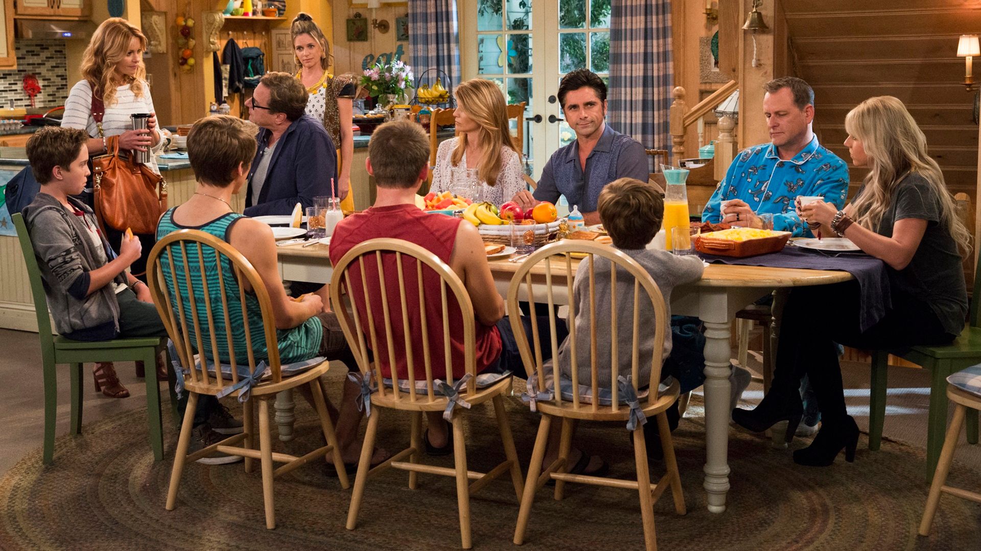 Christine Lakin, la star de Fuller House, partage sa théorie sur les raisons de leur licenciement