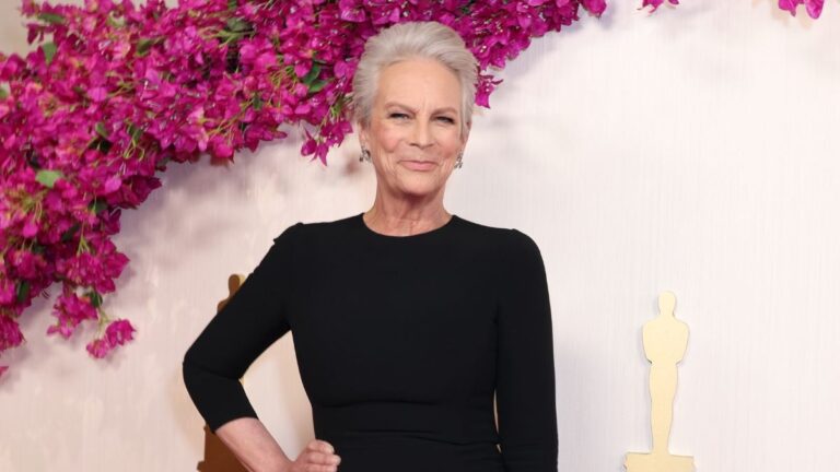Jamie Lee Curtis s'excuse d'avoir déclaré que l'univers Marvel était dans sa « mauvaise » phase : « Je le ferai »