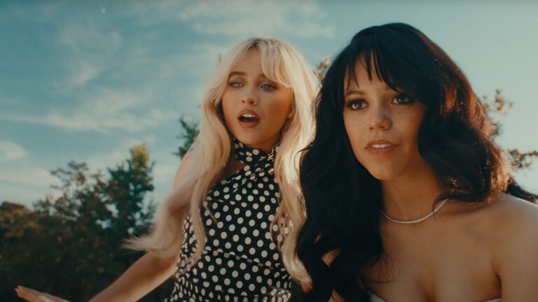 Jenna Ortega et Sabrina Carpenter se battent dans un clip sanglant pour