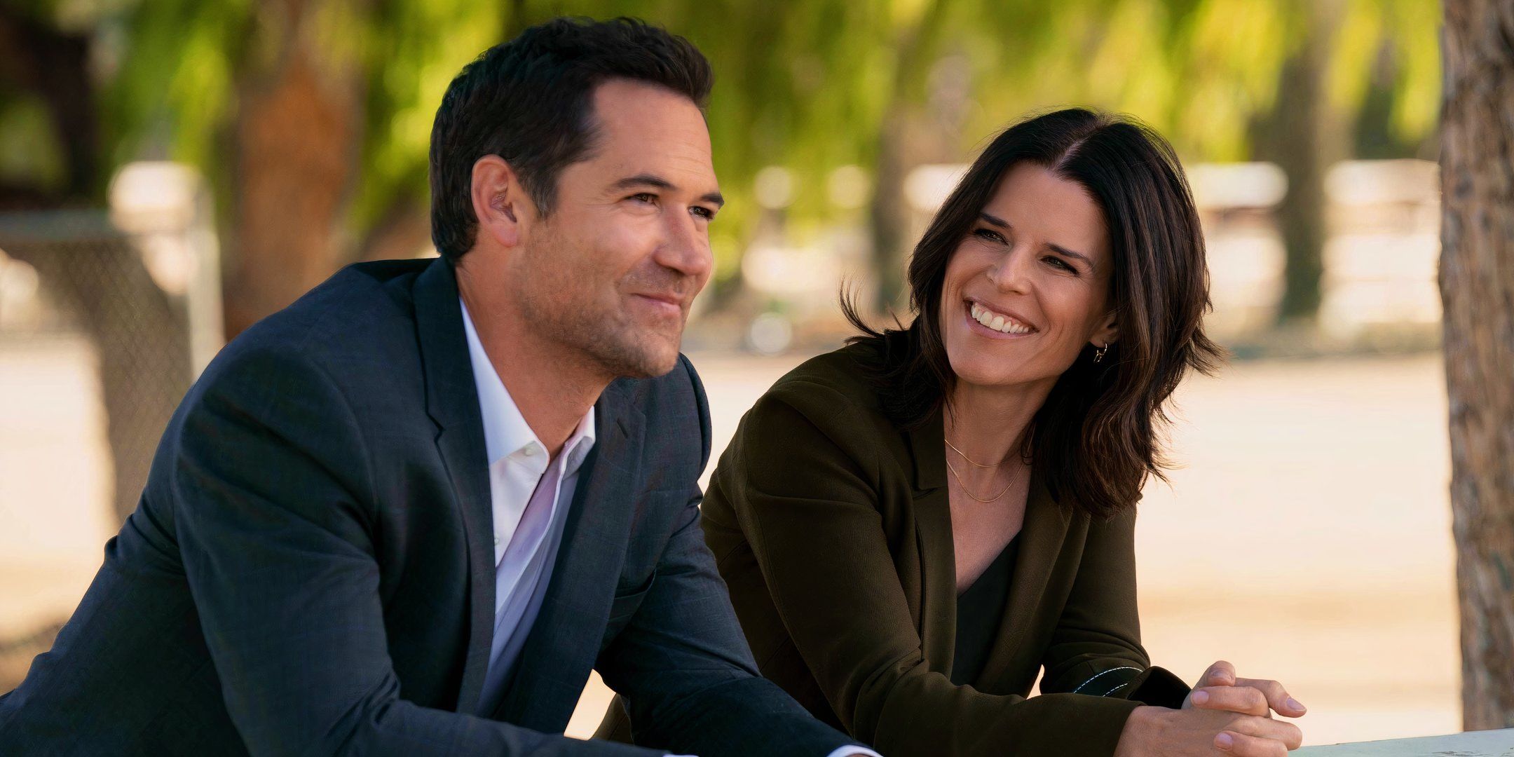 Le retour de la saison 3 de The Lincoln Lawyer de Neve Campbell justifie son énorme succès...