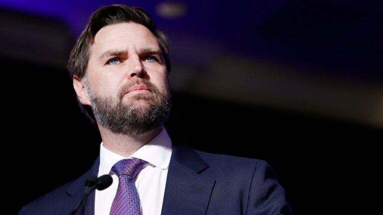 News Corp. annonce que 150 000 livres « Hillbilly Elegy » ont été vendus dans les 24 heures suivant la nomination de JD Vance