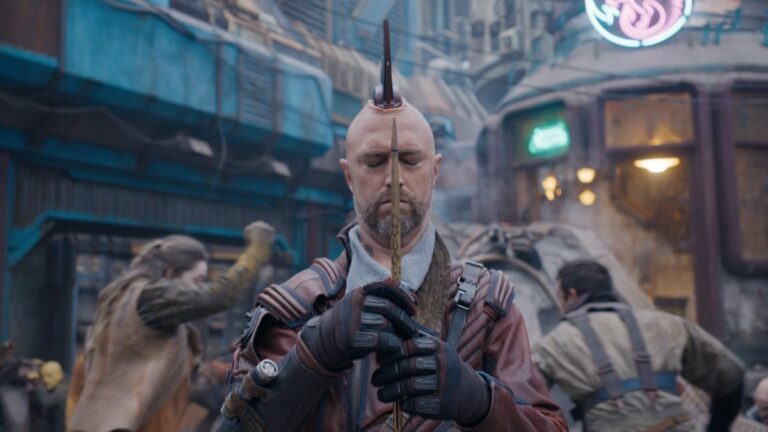 Sean Gunn dit que Marvel et DC sont des « pommes et des oranges », mais son frère James apporte « plus »